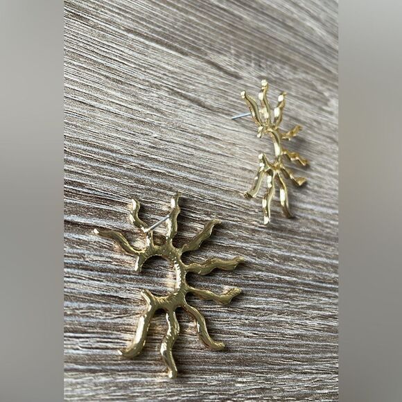 Sun statement earrings A70 - Picture 5 of 5